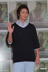 组图：玉木宏7月将唱响香港 歌迷凌晨排队买票