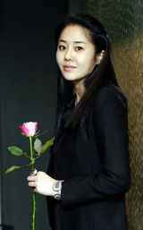 高清组图：崔智友高贤贞杂志照 长发披肩知性气质