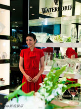 组图：黄奕优雅红裙现身 拒谈骂战将发EP