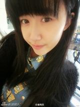 组图：人大“女神”登主页走红 海量私房照曝光