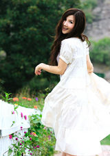 高清组图：徐立2010全新写真 与花结缘美不胜收