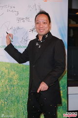 组图：香港舞台剧奖颁奖礼 黄秋生教张敬轩减压