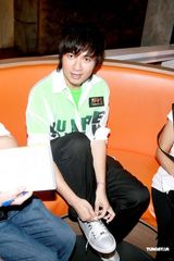 高清组图：古巨基代言日本料理 尝试炮制北海道雪糕