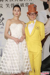 组图：梁洛施手语演绎歌曲 与李泽楷还有联络