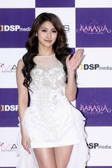 高清组图：韩女组合KARA首场个唱性感不失俏皮