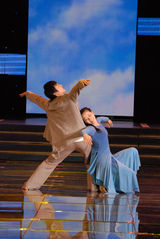 组图：央视特别节目《毕业歌》精彩现场