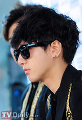 组图：SJ宣传个唱黑装帅酷 4月征战南美