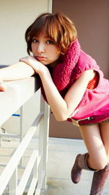 组图：筱田麻里子各式比基尼上阵 大秀蛮腰美腿