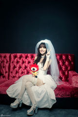 高清组图：韩星李贞贤发新曲披婚纱对话新浪