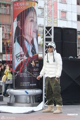 罗志祥新书大卖欲购名车 罗妈捐两百万做公益(图)