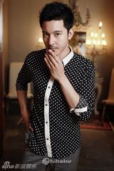 组图：立威廉登周刊封面 优雅绅士显柔情