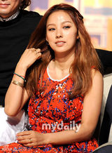 组图：李孝利郑才衡出席音乐节目《U&I》发布会