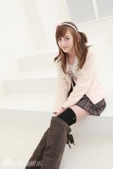 组图：英国90后萌妹贝琪-库尔135张美图集锦