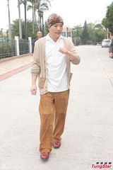 组图：胞弟哭诉张卫健趁病谋财欠两千万