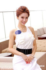 熊黛林与Angelababy竞艳 自曝与郭富城过元宵节