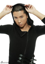 组图：王雷最新写真曝光 谍战剧《天敌》首演打戏