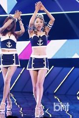 组图：SISTAR《MCD》夺冠 姜艺彬热辣舞蹈秀