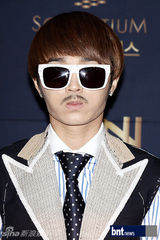 组图：众星捧场ULALASESSION林允泽婚礼