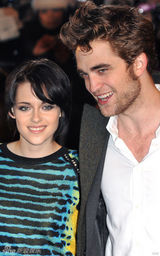 高清组图：《新月》英国粉丝见面会 斯图尔特雷人装