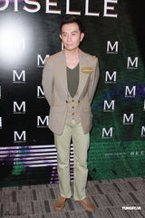 组图：乐基儿计划携母出游 文咏珊花朵裙亮眼