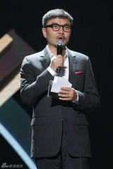 组图：郁可唯李玉刚现身品牌周年庆演唱会