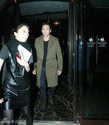 组图：邓超亮相时尚活动 释放迷人微笑