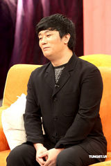 高清组图：含笑做客《lady呱呱》 吸毒已成往事