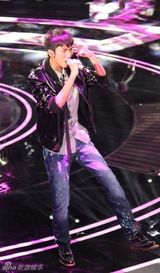 组图：快男7进6看点多 杨幂当V神华晨宇唱摇滚