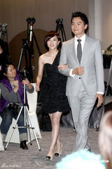 组图：郭采洁郑元畅为新戏宣传 直斥绯闻荒谬