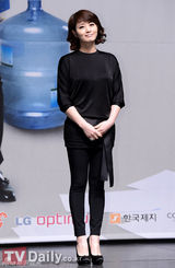 组图：赵权宣传《职场之神》 金惠秀就抄袭致歉