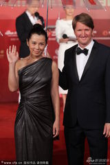 组图：上海电影节闭幕红毯评审团压轴亮相