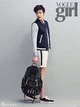 组图：韩星李章宇拍写真 休闲运动帅气十足