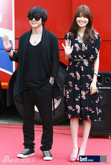 组图：少时秀英尹道贤接任《深夜TV演艺》主持人