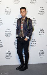 组图：周迅章子怡老佛爷摄影展时尚斗艳