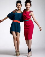 高清图：新《红楼》宝黛钗携手 秀早春时尚潮流