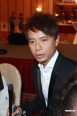 组图：李克勤将开音乐会 否认要离开环球唱片