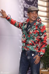 组图：郑元畅陈妍希因戏结缘 投资餐厅当老板