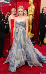 高清组图：奥斯卡红毯 蕾切尔-麦克亚当斯俏丽