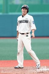 组图：韩艺人吴智昊金昌烈参加明星棒球大赛