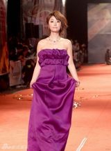 组图：林心如出席亚太影展 奢华高贵成红毯最美