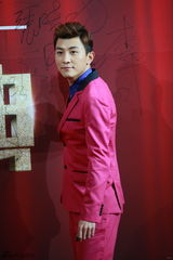 组图：众星云集国剧盛典 金宇彬朴信惠首度来华