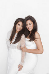 组图：卡戴珊携妹妹登杂志秀性感