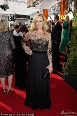 组图:《美国怪谭》杰西卡-兰格亮相艾美红毯