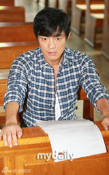 幻灯图：SBS剧《巨人》公开拍摄 李凡秀朴珍熙参加