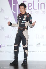 组图：邱泽公开大方示爱 称唐嫣是幸运星