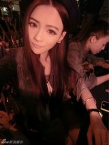 组图：微博女神美艳私照靠PS 网友幻灭大呼坑爹