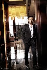 组图：型叔姜武居家大片 闲适自然展多面魅力