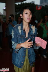 组图：钱嘉乐汤盈盈婚礼 梁靖琪派发红包