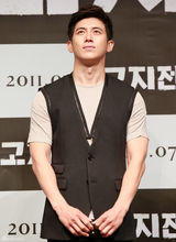 高清图：高修申河均宣传《高地战》 金玉彬红发抢镜