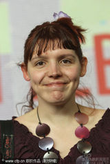 幻灯图集：《猛犸象》记者会 杰拉尔-德帕迪约亮相